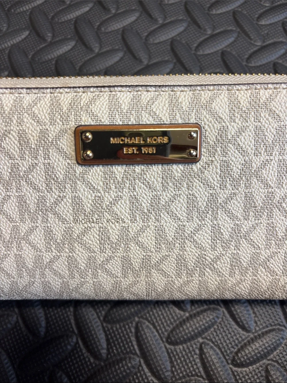 Michael Kors Cream Signature Zip-Around Wristlet Wallet